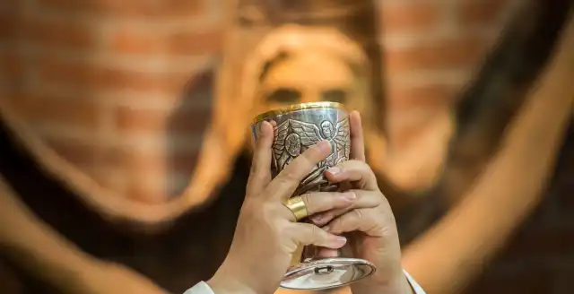 Los defraudadores ofrecieron celebrar sacramentos como el bautismo y solicitaron donaciones en establecimientos, alegando que serían utilizadas para “caridad”