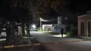 Balean casa de familiares del matrimonio hallado sin vida en fosa clandestina en Escárcega