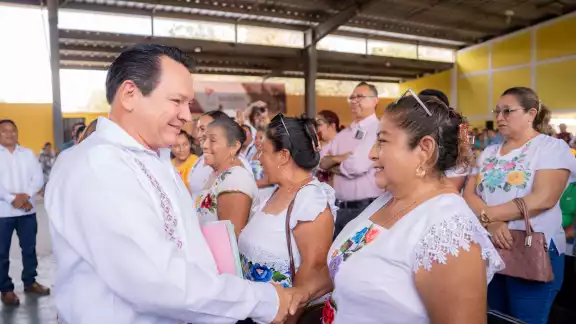 El Gobierno de Yucatán supervisa las inscripciones al programa Mujeres Renacimiento