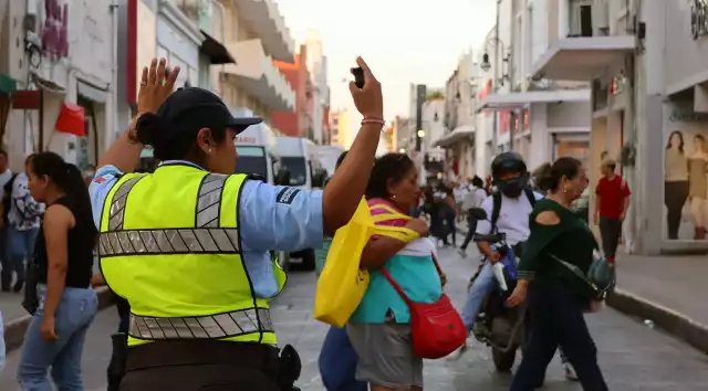 Cada año, la Policía vigila la seguridad en el barrio de San Cristóbal
