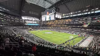 Stadium de Dallas semivacío