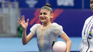 La yucateca emocionada por su metal