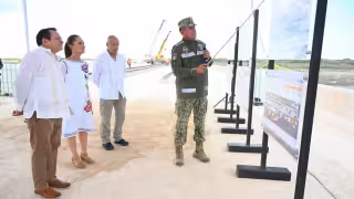 Claudia Sheinbaum supervisa obras del Tren Maya y del puerto en Progreso