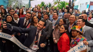 “Se habla de millones, pero en la calle no se ve": Cuestionan viaje del alcalde de Cozumel a Europa por falta de atención a problemas locales