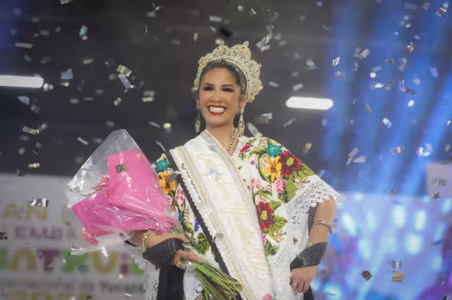 Eny Elizabeth Paredes Villalobos de Chocholá, Embajadora de la Feria Internacional de Yucatán Xmatkuil 2025.
