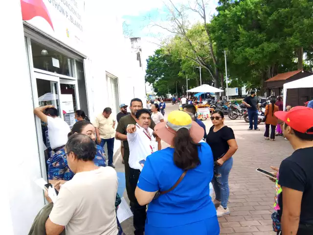 Se cae sistema del SATQ y desata molestia durante canje de placas en Chetumal