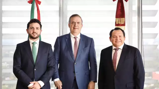 El gobernador de Yucatán, Joaquín Díaz Mena, se reunió con el secretario de Economía, Marcelo Ebrard, y Emilio Barrera, secretario de Fomento Económico y Trabajo de Yucatán