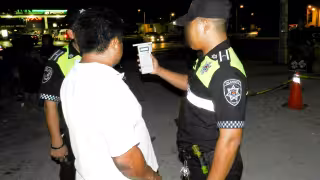 ¿Fin a abusos o riesgo en las calles? Cancelación del alcoholímetro en Cancún divide opiniones