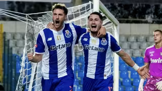 Santi Gimenez se estrena como goleador en Portugal y llega a 100 tantos en su carrera