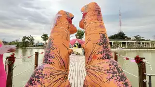 Las 'dinobodas' fueron un verdadero éxito jurásico en el Día de San Valentín.