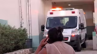 Hecelchakán: joven termina hospitalizada tras atorarse su ropa en la cadena de una motocicleta
