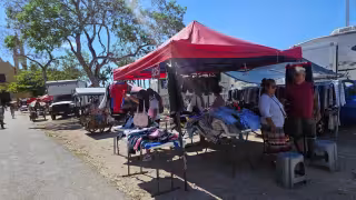 Aumenta afluencia de compradores en el Centro de Seyé previo al Día de las Madres