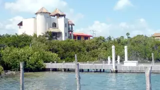 Prestadores de servicios y habitantes pidieron a las autoridades quitar los permisos a los propietarios que realicen construcciones, violando la ley ambiental