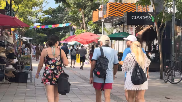 Se informó que aunque la ocupación permanece por arriba del 80 por ciento, trabajadores son afectados por la reducción de los costos de hospedaje.