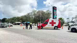El conductor de la unidad de dos ruedas huyó, dejando a su compañero abandonado