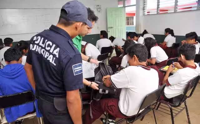 Padres de familia serán quienes realicen las inspeccionen a los educandos que accedan al procedimiento, con el objetivo de evitar controversias legales