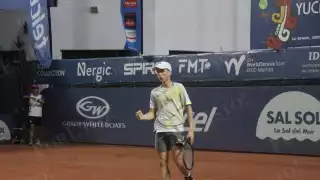 Los favoritos avanzan a cuartos en la Copa Mundial Yucatán J500 de tenis