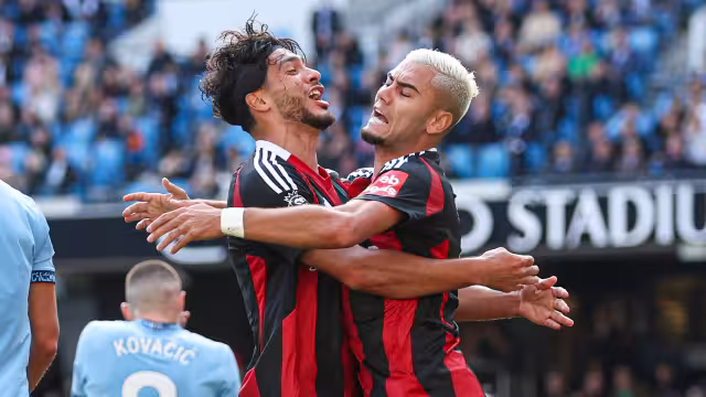 Raúl Jiménez en la celebración