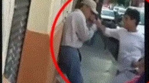 La Fiscalía informó que el video mediante el cual se pudo apreciar la agresión, además de algunos otros, ya obran dentro de una carpeta de investigación La Fiscalía informó que el video mediante el cual se pudo apreciar la agresión, además de algunos otros, ya obran dentro de una carpeta de investigación