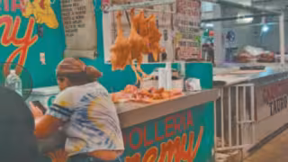Comerciantes denuncian competencia desleal por venta irregular de pollo en Escárcega