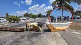Pescadores de Campeche bloquean avenida  tras operativo federal; acusan desalojo injusto