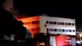 Hasta los últimos informes, el incendio no había sido controlado