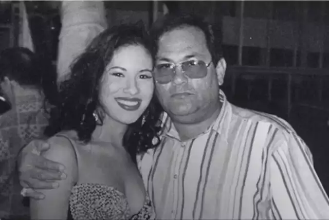 Selena junto a su padre
