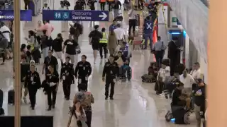 Más de 10 mil extranjeros    fueron rechazados en el aeropuerto de Cancún al intentar acceder al país; CNDH emite recomendaciones al INM