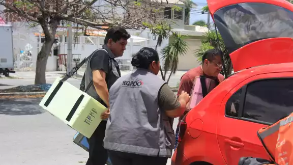 INE y el Ieqroo arrancaron distribución de los paquetes en 11 municipios en la entidad INE y el Ieqroo arrancaron distribución de los paquetes en 11 municipios en la entidad