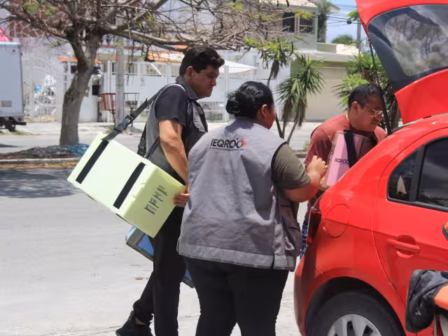 INE y el Ieqroo arrancaron distribución de los paquetes en 11 municipios en la entidad
