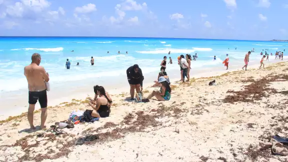 Se recomienda a la población cancunense de protegerse de los rayos del sol Se recomienda a la población cancunense de protegerse de los rayos del sol