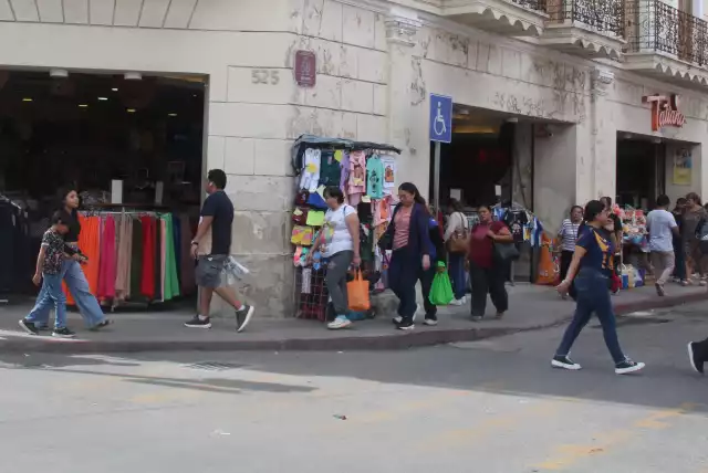 Comerciantes irregulares fueron retirados de la vía pública.