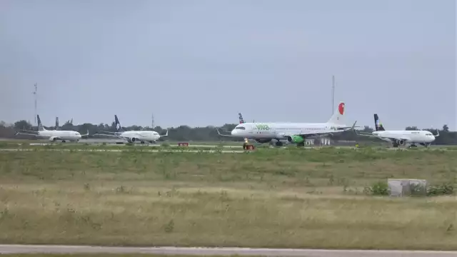 La operación 754 regresó a la terminal de Mérida después de sufrir un golpe en el costado izquierdo