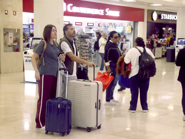 Elena y Juan Ignacio dijeron sentirse felices porque conocerán la mega obra y las bellezas naturales del destino