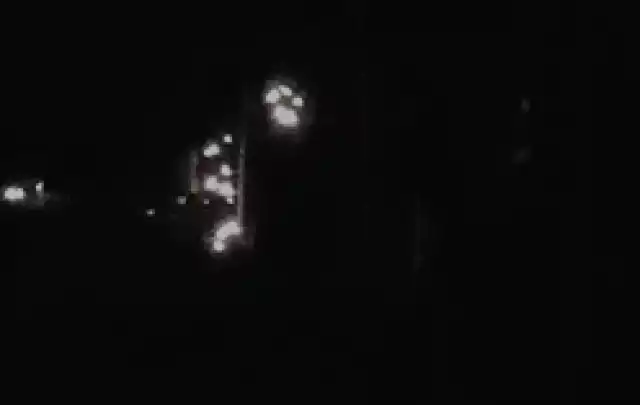 La población quedó a oscuras luego de que los transformadores sacaran chispas.