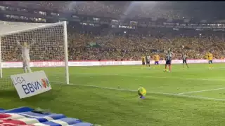 Nahuel le dio la espalda por algunos segundos a Ramos