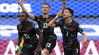 Canadá se impone con gol de último minuto a Sudáfrica y es el primer equipo en Octavos de Final