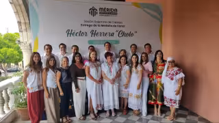 Reconocen a “La Bomba” por más de 40 años de trayectoria en el teatro regional de Yucatán