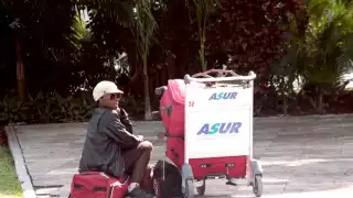 La entrevistada dijo ser franco-americana y que arribó en el 2023; sin embargo, al expirar su pasaporte no pudo volver a su ciudad de origen