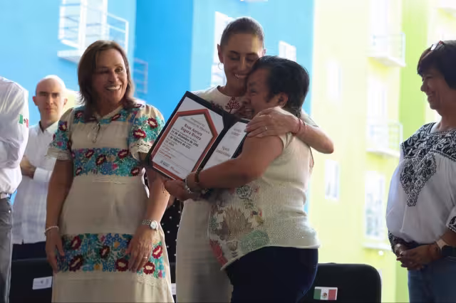 La jefa del Ejecutivo Federal encabezó la entrega de casas en Veracruz.