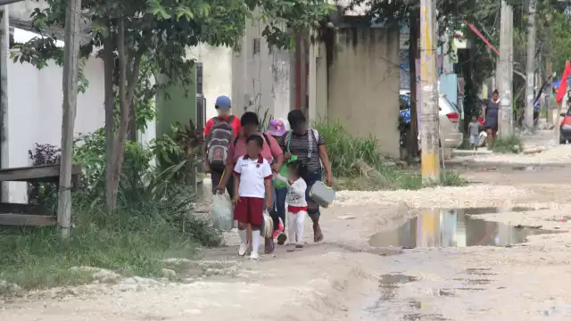 De acuerdo con catedráticos, en Cancún persisten las carencias de servicios básicos, salud, seguridad y movilidad