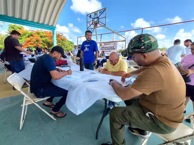 Egresados del IPN migran del sur de Quintana Roo por falta de empleo.