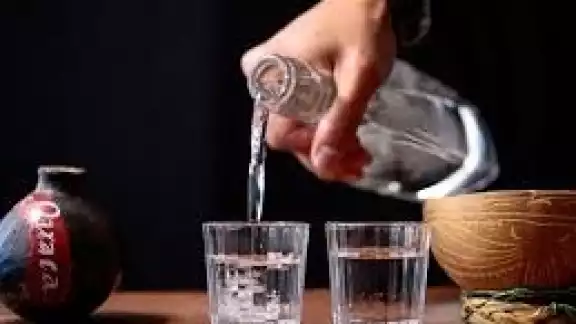 Profeco advierte que este mezcal no lo es y encuentra otros que tienen menos alcohol Profeco advierte que este mezcal no lo es y encuentra otros que tienen menos alcohol