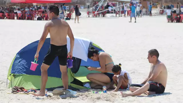 Una impresionante cantidad de visitantes arribó a Progreso, disfrutando de la playa y otros atractivos