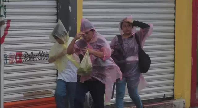 Continuarán las posibles lluvias en Yucatán este martes