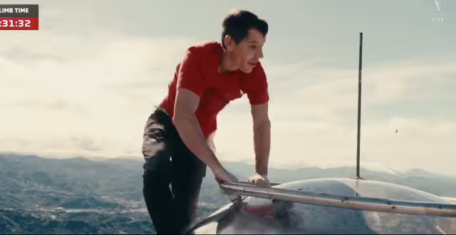 Alex Honnold alcanzando la cima