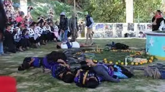 Entre las 45 personas asesinadas se encontraban 15 niñas y niños, 9 hombres y 21 mujeres. Foto: RZ.org Entre las 45 personas asesinadas se encontraban 15 niñas y niños, 9 hombres y 21 mujeres. Foto: RZ.org