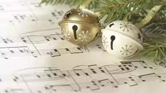 Las mejores canciones navideñas para escuchar en el trabajo en esta temporada