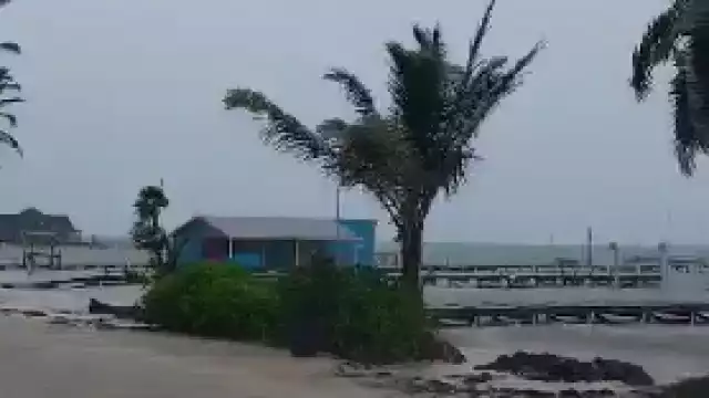 Se espera que los efectos del Huracán se vean reflejados en su totalidad a las 16:00 horas