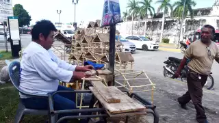 Sin “nacimientos” no hay Navidad: Casitas pesebre, un oficio heredado de generación en generación